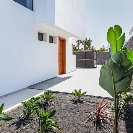 Bernadette Βίλα Πουέρτο Ντελ Κάρμεν